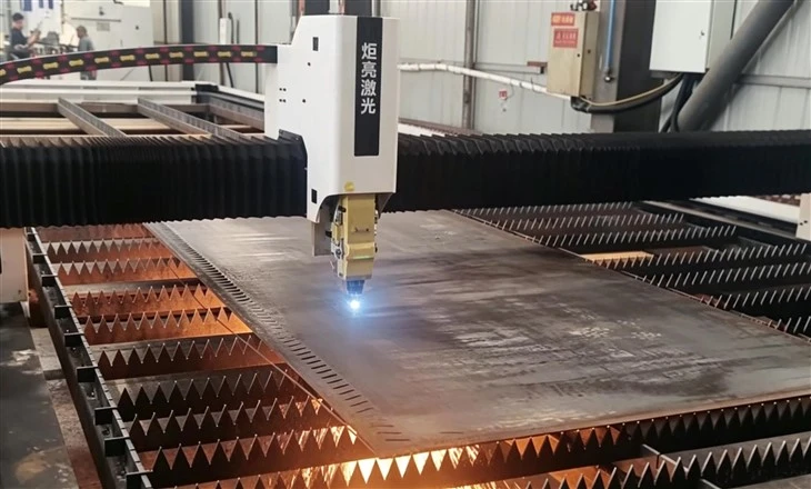 ground rail fiber laser cutting machine-2